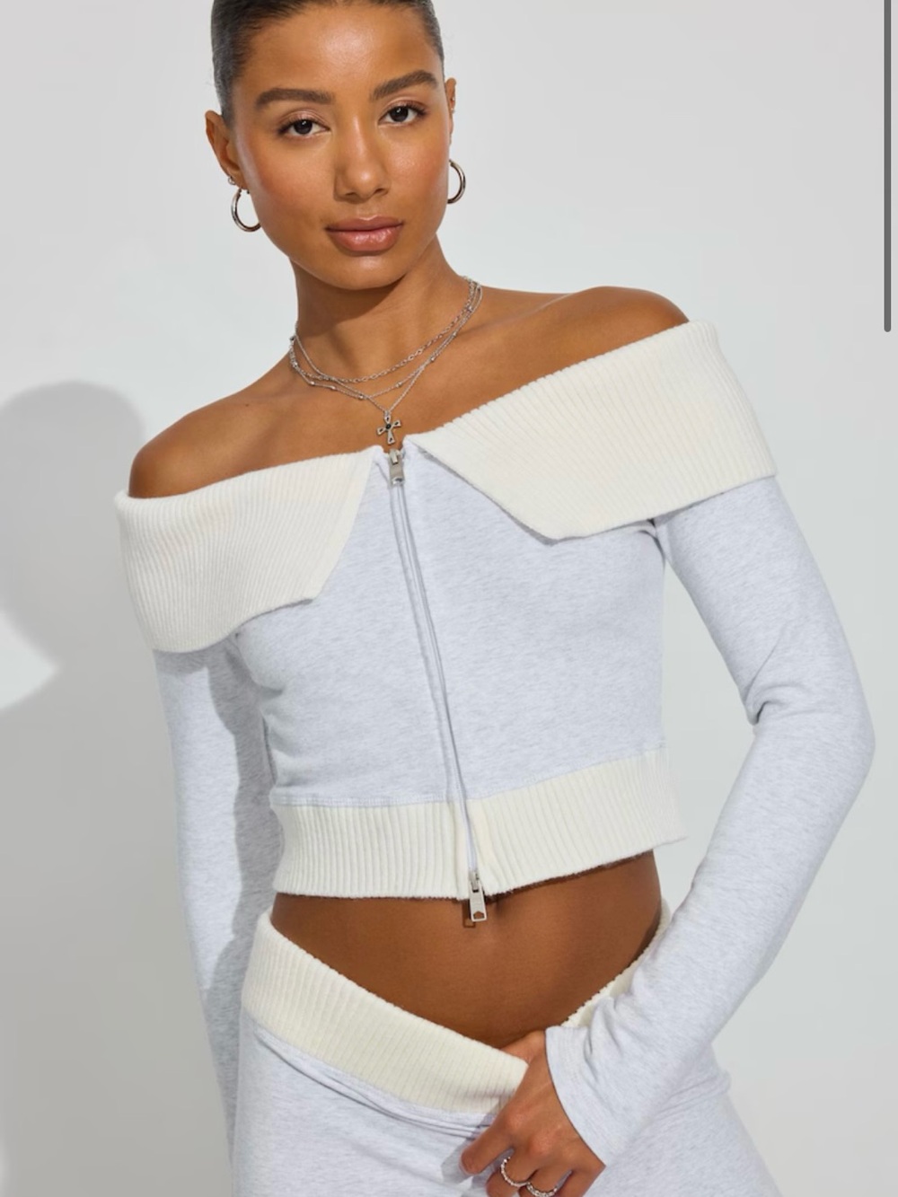 Garage Off-the-Shoulder Zip Crop Sweater in Light Gray and Cream